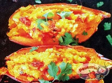 Картофель, запеченный с сосисками и сыром Картофель, запеченный с сосисками и сыром