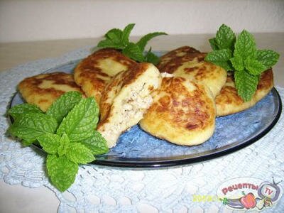 Картофельные пирожки с куриным мясом (зразы;вариант) Картофельные пирожки с куриным мясом (зразы;вариант)