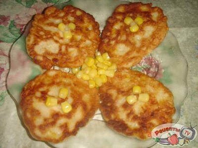 Кукурузные оладьи с курятиной Кукурузные оладьи с курятиной