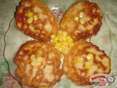 Кукурузные оладьи с курятиной Кукурузные оладьи с курятиной