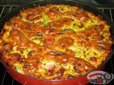 Запеканка в заварном тесте с кабачками и сосисками. Запеканка в заварном тесте с кабачками и сосисками.