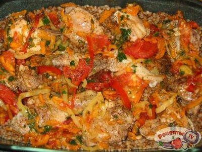 Курица с гречкой томленая в духовке Курица с гречкой томленая в духовке
