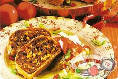 Штрудель с мясным фаршем и кукурузой Штрудель с мясным фаршем и кукурузой