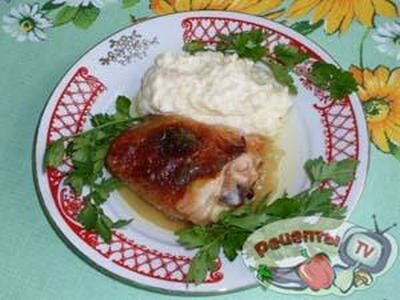 Куриные бедрышки с яблочным пюре Куриные бедрышки с яблочным пюре