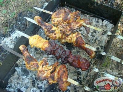 Сочный и очень вкусный шашлык из курицы и грудинки (2 маринада) Сочный и очень вкусный шашлык из курицы и грудинки (2 маринада)
